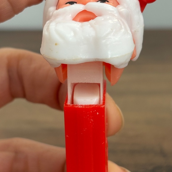 Vintage SANTA CLAUS CHRISTMAS Eyes Open Candy PEZ Dispenser Feet Slovenia 1980 - Picture 9 of 9
